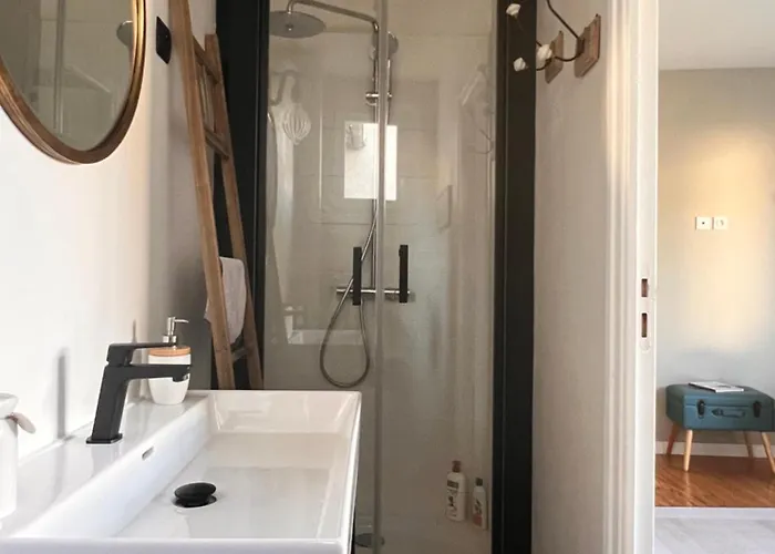 La Maison D'hélios Couette-café 3*